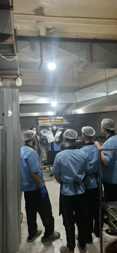 برگزاری گشت مشترک کارشناسان بهداشت محیط مرکز بهداشت شمال غرب یک مورخ در معیت کارشناس محترم اتاق اصناف جهت نظارت